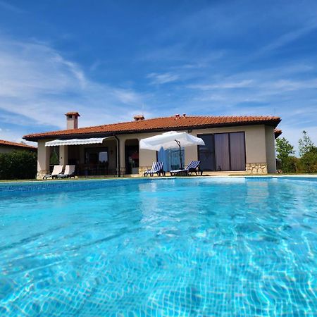 Private Villa 102 With Heated Pool In Blacksearama Balchik Luaran gambar