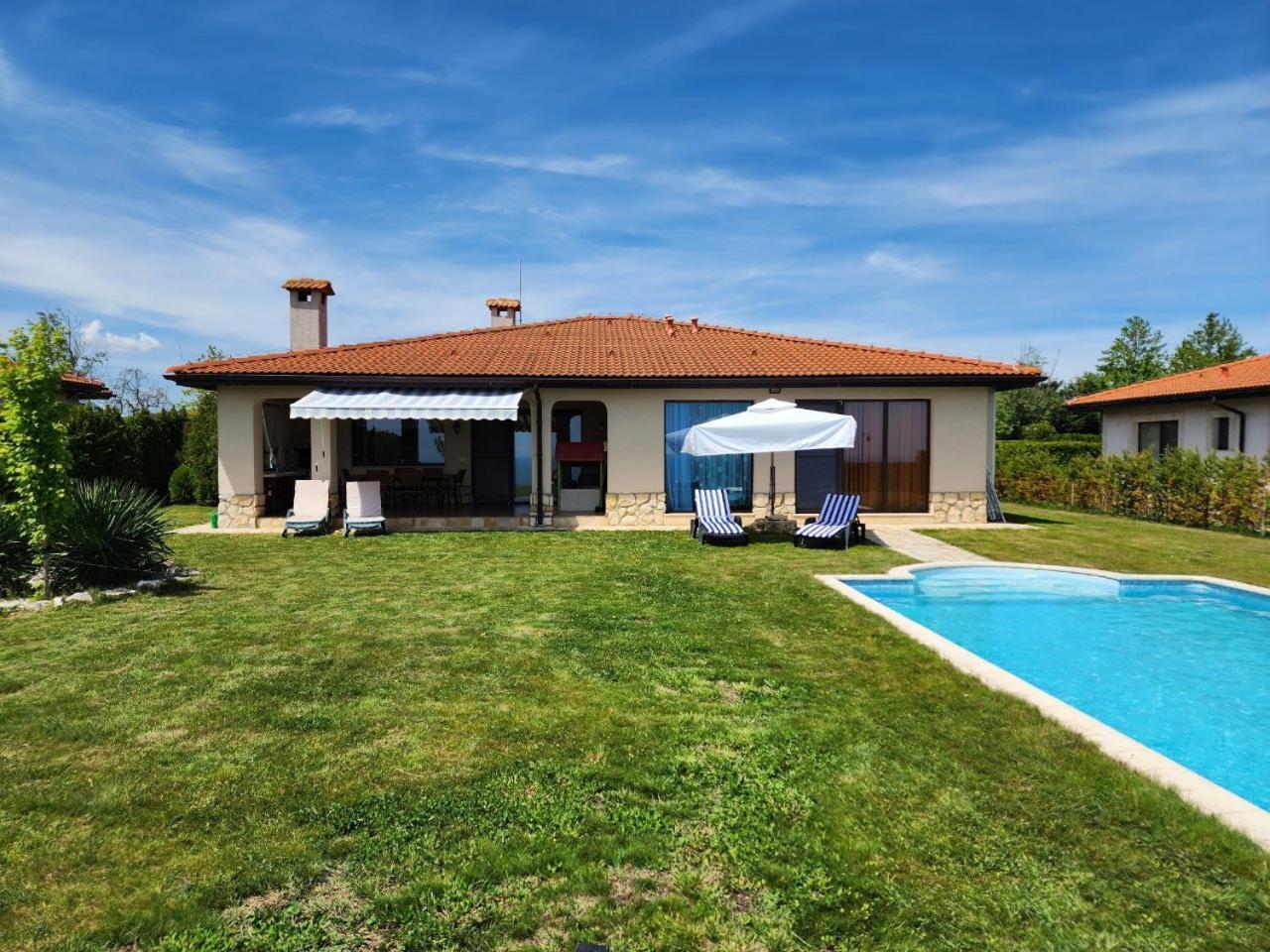 Private Villa 102 With Heated Pool In Blacksearama Balchik Luaran gambar