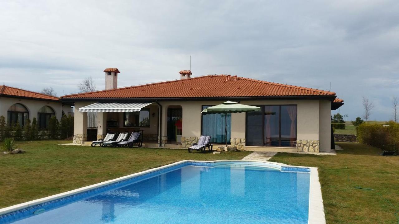 Private Villa 102 With Heated Pool In Blacksearama Balchik Luaran gambar